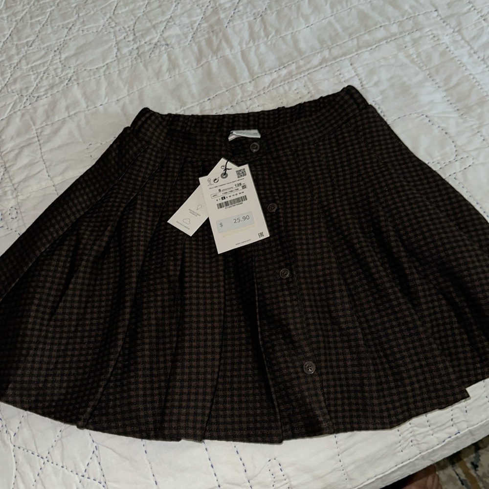 Zara Cute girls skirt size 8 stretchy. Brown/ black plaid
